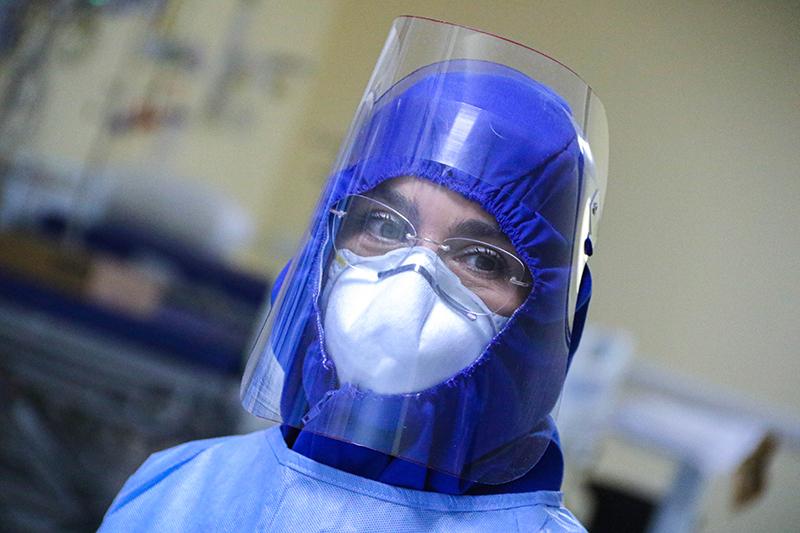 Garantizando la Seguridad del Personal Sanitario: La Importancia de los Equipos de Protección Personal (EPP)
