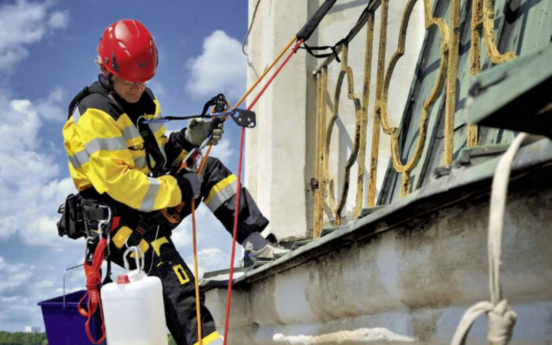La Seguridad en Alturas: Equipos y Prácticas Recomendadas