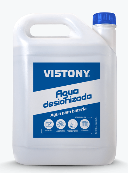 El agua destilada ayuda a mantener una temperatura estable dentro de la batería, evitando el sobrecalentamiento que puede dañar las placas y reducir la eficiencia de la batería.