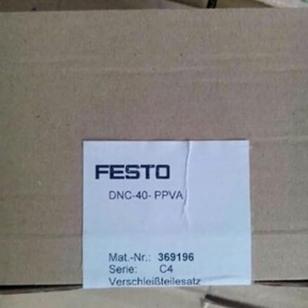 Su diseño y materiales están cuidadosamente seleccionados para proteger los componentes durante el transporte y almacenamiento, asegurando que el usuario final reciba un producto de alta calidad y listo para su uso.