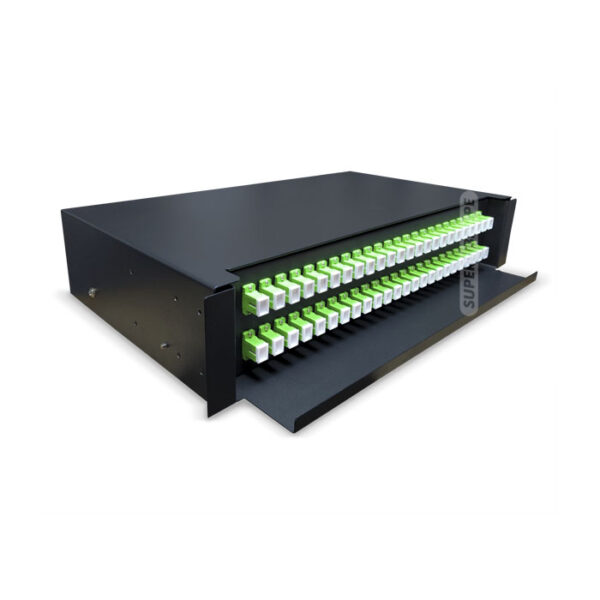 La bandeja deslizable ODF (Optical Distribution Frame) es un componente clave en la gestión de redes de fibra óptica. Diseñada para simplificar el acceso y la organización de los cables, esta bandeja ofrece una solución eficiente y segura para la distribución de fibras en racks o armarios.