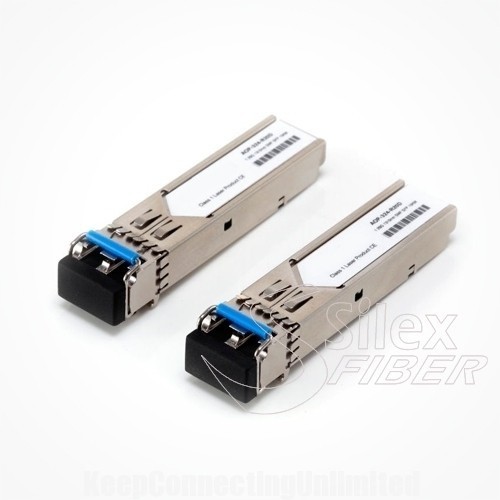 Este transceptor es un dispositivo de red diseñado para conectar dispositivos a largas distancias (hasta 10 km) utilizando fibra óptica.
