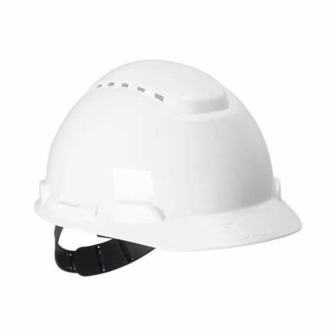 El casco H-700 está diseñado con ranuras que permiten la instalación de diversos accesorios, como protectores auditivos, protectores faciales y linternas.