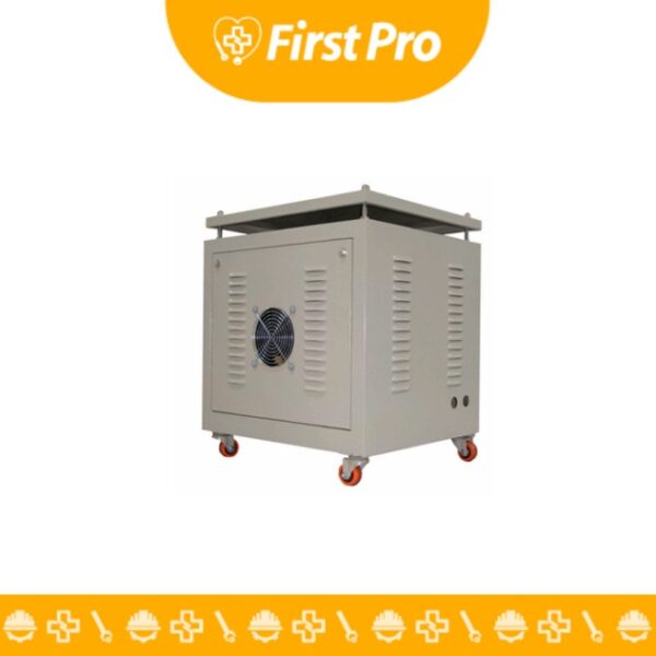 Su capacidad de 50 kVA (kilovoltamperios) indica la potencia aparente que puede manejar, un factor crucial para determinar su aplicación en diversos entornos.
