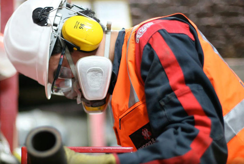 Trabajando con seguridad: uso de EPP