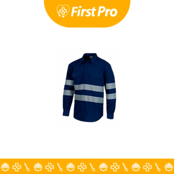 Camisa de mezclilla [material, por ejemplo, 100% algodón] para hombre/mujer. Un clásico atemporal, cómoda y duradera, ideal para cualquier look casual o semi-formal.