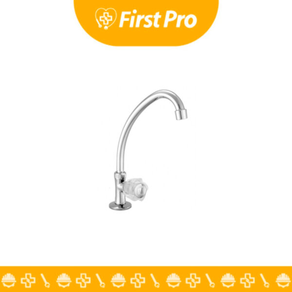 Primer plano de una llave monocomando para lavadero de cocina Vainsa con acabado cromado, mostrando el caño giratorio y la palanca de control de agua.