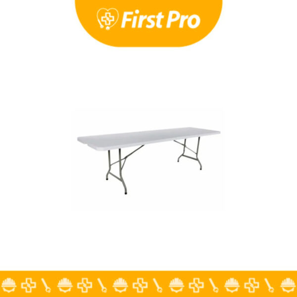 La Mesa PVC Plegable 244 x 76 cm es una mesa rectangular de 8 pies, ideal para eventos. Fabricada con tablero de HDPE y patas de acero, es resistente, fácil de limpiar y se pliega para un almacenamiento y transporte cómodos.