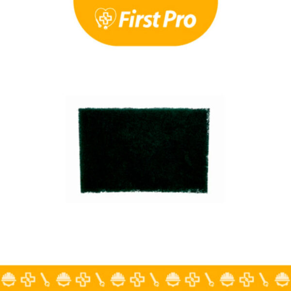 Esponja Verde de Nylon Multiusos de doble cara (fibra verde abrasiva y espuma absorbente amarilla). Muestra la textura gruesa del nylon y su diseño ergonómico, lista para el trabajo pesado de limpieza en ollas y sartenes.