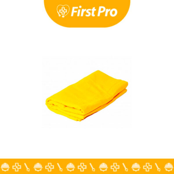 Rollo de Franela por Metro color amarillo (o el color que predomine en la imagen, como blanco o rojo), destacando su textura suave, afelpada y su venta en formato lineal. Muestra el detalle de la tela 100% algodón lista para ser cortada para limpieza y pulido.