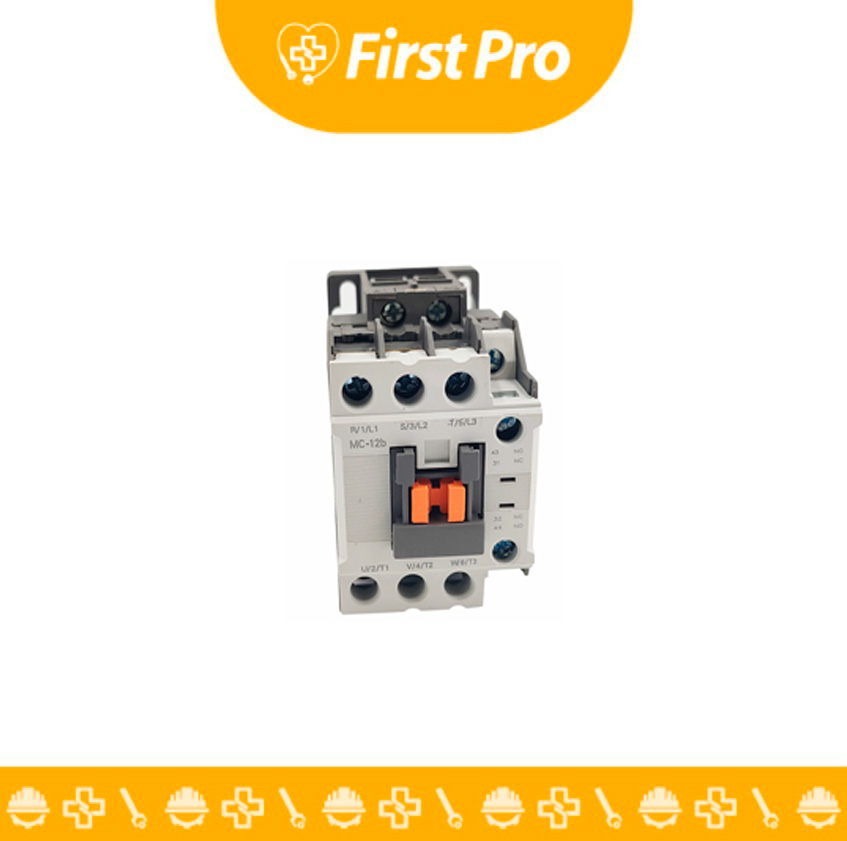 Contactador MC-12B 120V AC 12A (1NO + 1NC), trifásico (3 polos), mostrando la bobina de control de 120V AC, los bornes de potencia y los contactos auxiliares integrados (1NA + 1NC), con capacidad para montaje en riel DIN.