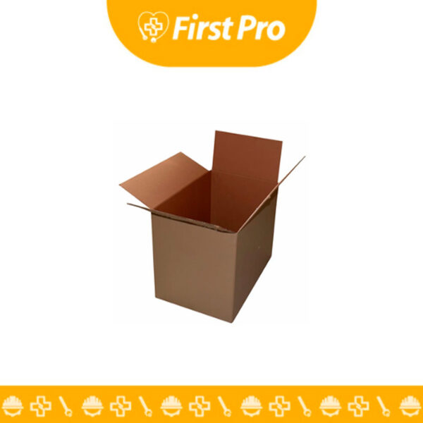 Caja de Cartón Grande de 70 x 50 x 40 cm, limpia y armada, en un plano medio. El color debe ser el marrón kraft natural o blanco, mostrando las líneas de plegado y las uniones. Se recomienda colocar un objeto de referencia pequeño junto a ella (como una regla o una mano) para dimensionar visualmente su gran tamaño. El enfoque debe estar en la integridad de las esquinas y la uniformidad de las paredes, sugiriendo resistencia al apilamiento.