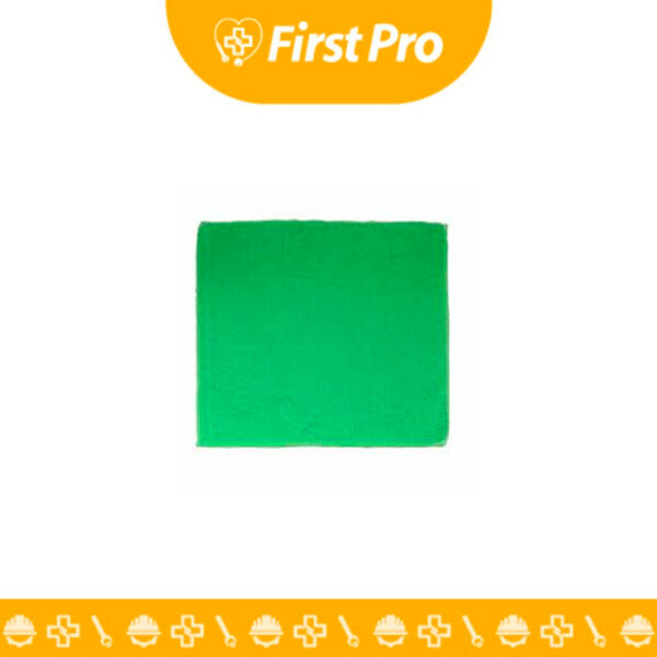 Paño de Microfibra Scotch-Brite Súper Paño Multiuso en un plano que muestre su textura suave y densa. El paño debe ser visible en uno de los colores comunes (ej. azul, verde o amarillo) y puede estar plegado para destacar el grosor del material. El logo de Scotch-Brite debe ser claro. Se puede mostrar un área de una pantalla de laptop o smartphone que ha sido limpiada, resaltando el acabado sin rayas que proporciona.