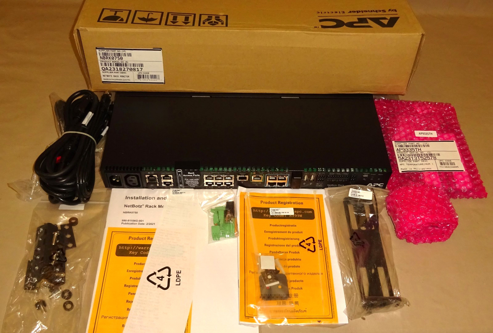APC NBRK0750 NETBOTZ Monitor de Rack Schneider Electric